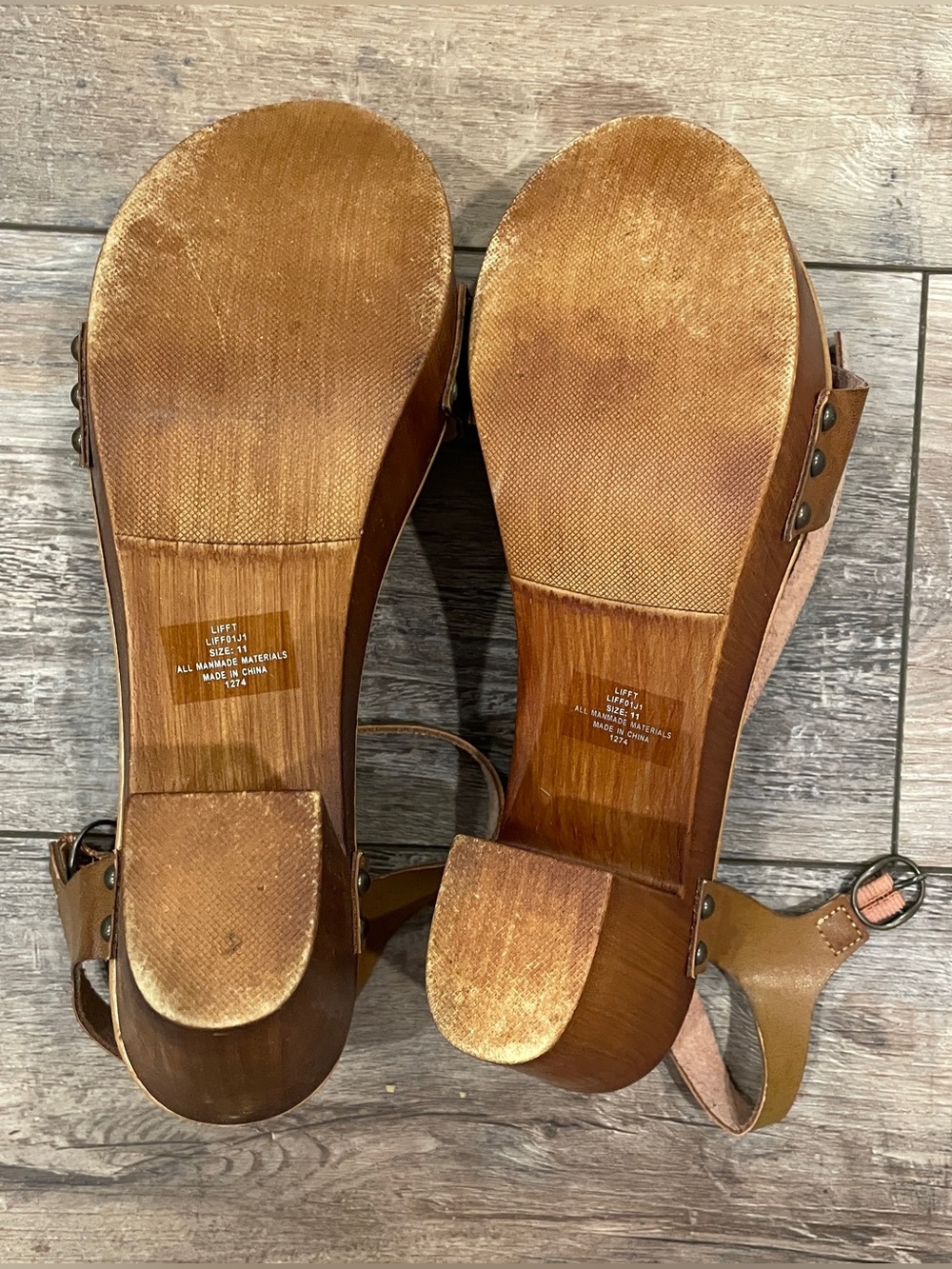 Madden Girl Lifft Clog Platform Sandal - Picture 6 of 7